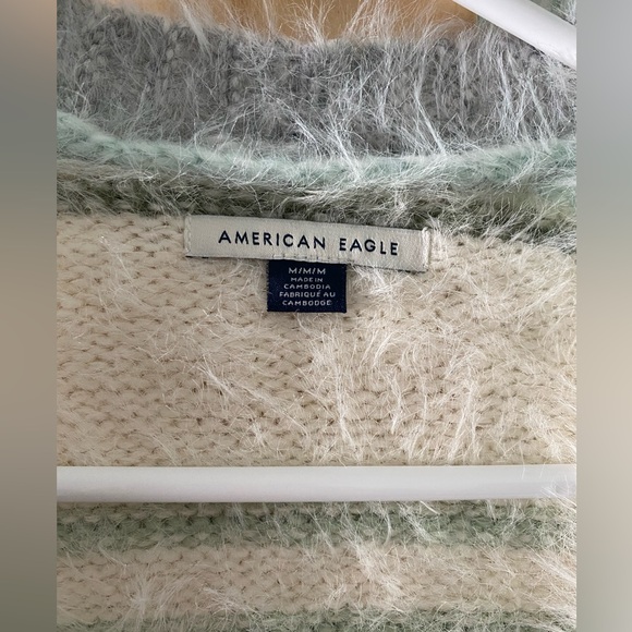 NWOT American Eagle Whoa So Cozy Fuzzy Cardigan Size M Cream/Grey/Blue/Green - Picture 4 of 5